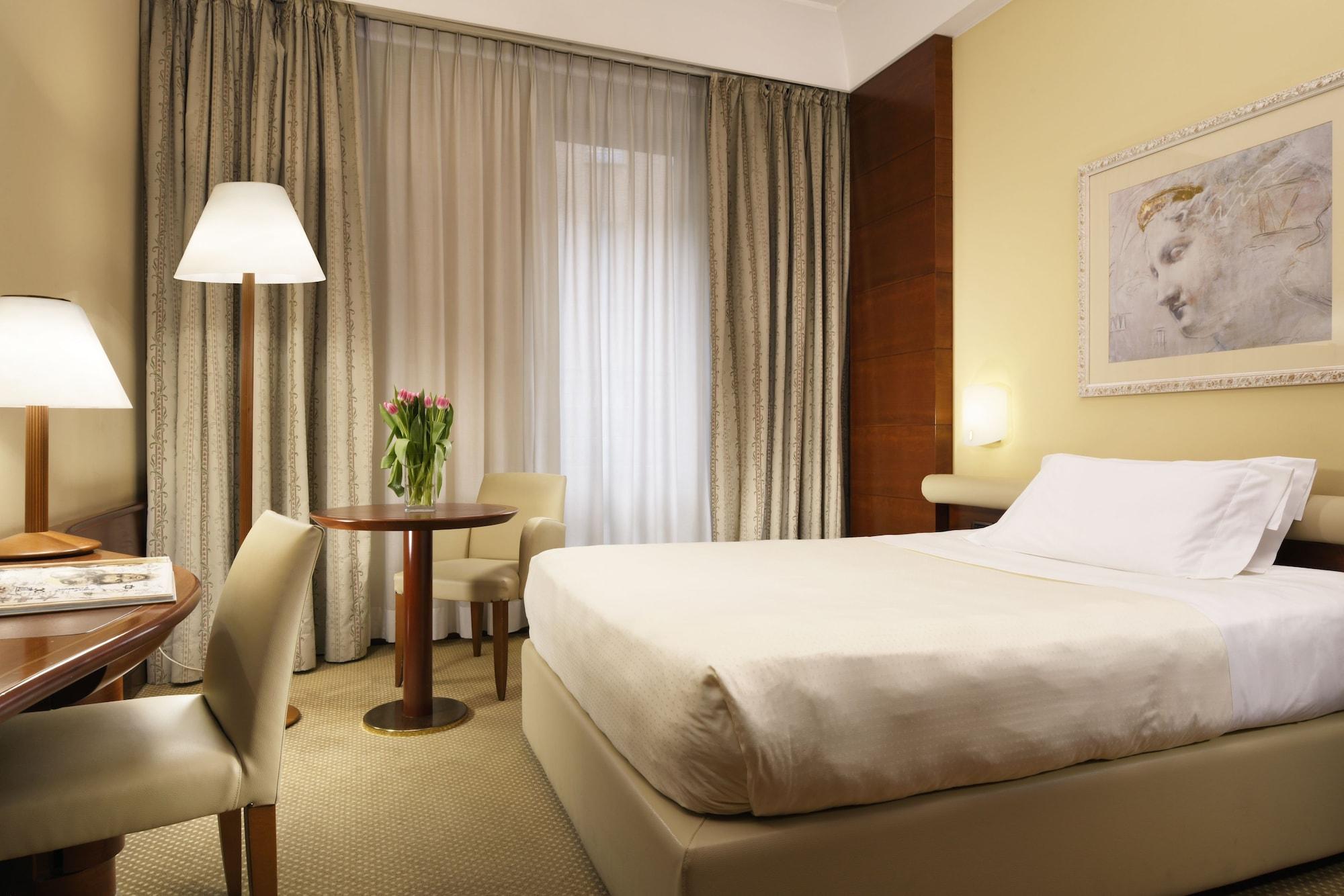 Una Hotels Cusani Milano Exterior photo