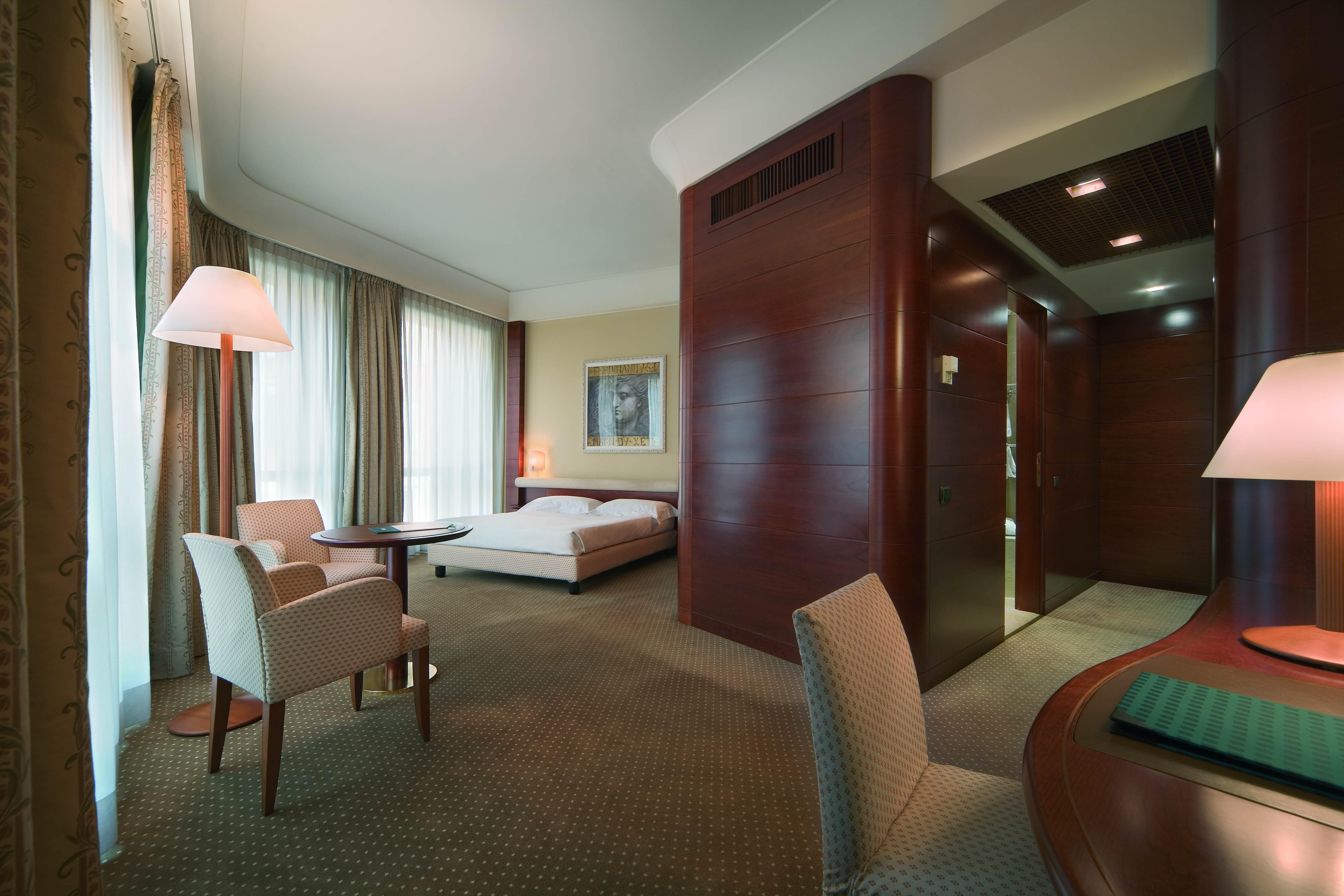 Una Hotels Cusani Milano Exterior photo