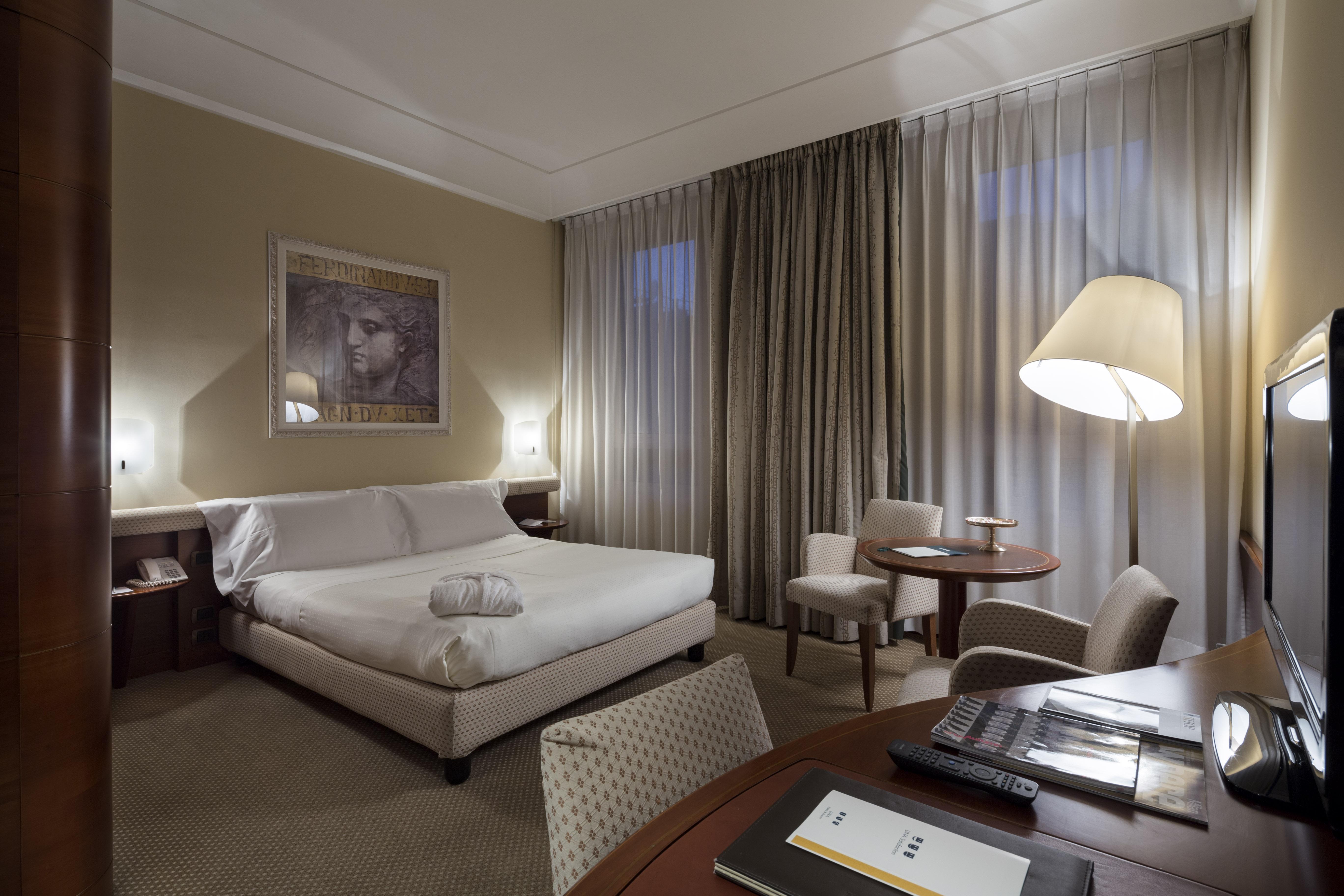 Una Hotels Cusani Milano Exterior photo