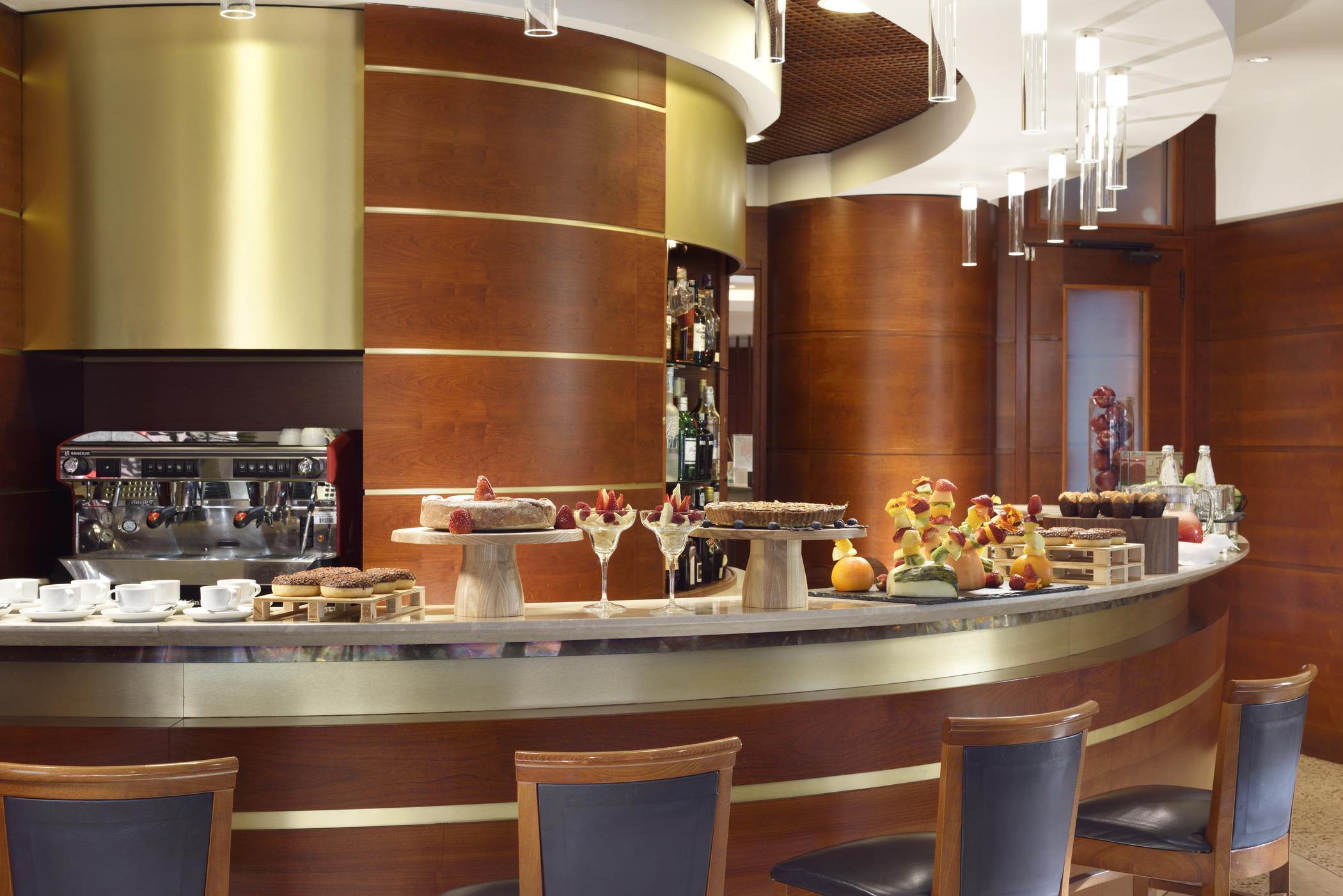 Una Hotels Cusani Milano Exterior photo