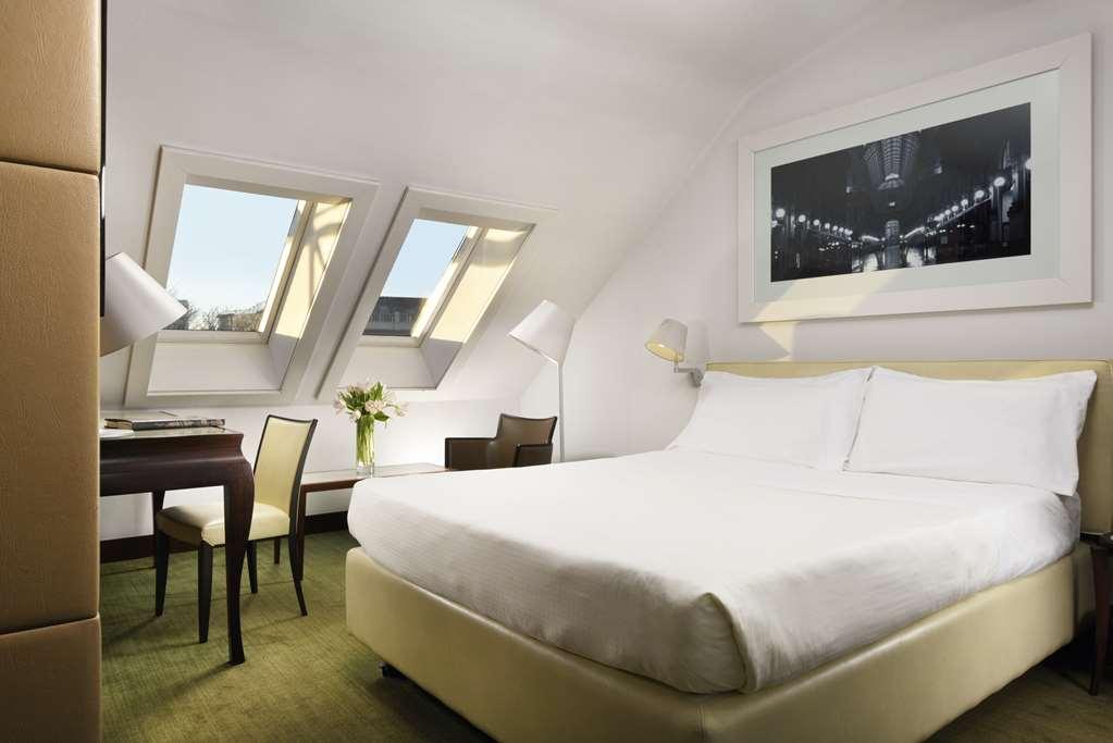 Una Hotels Cusani Milano Room photo