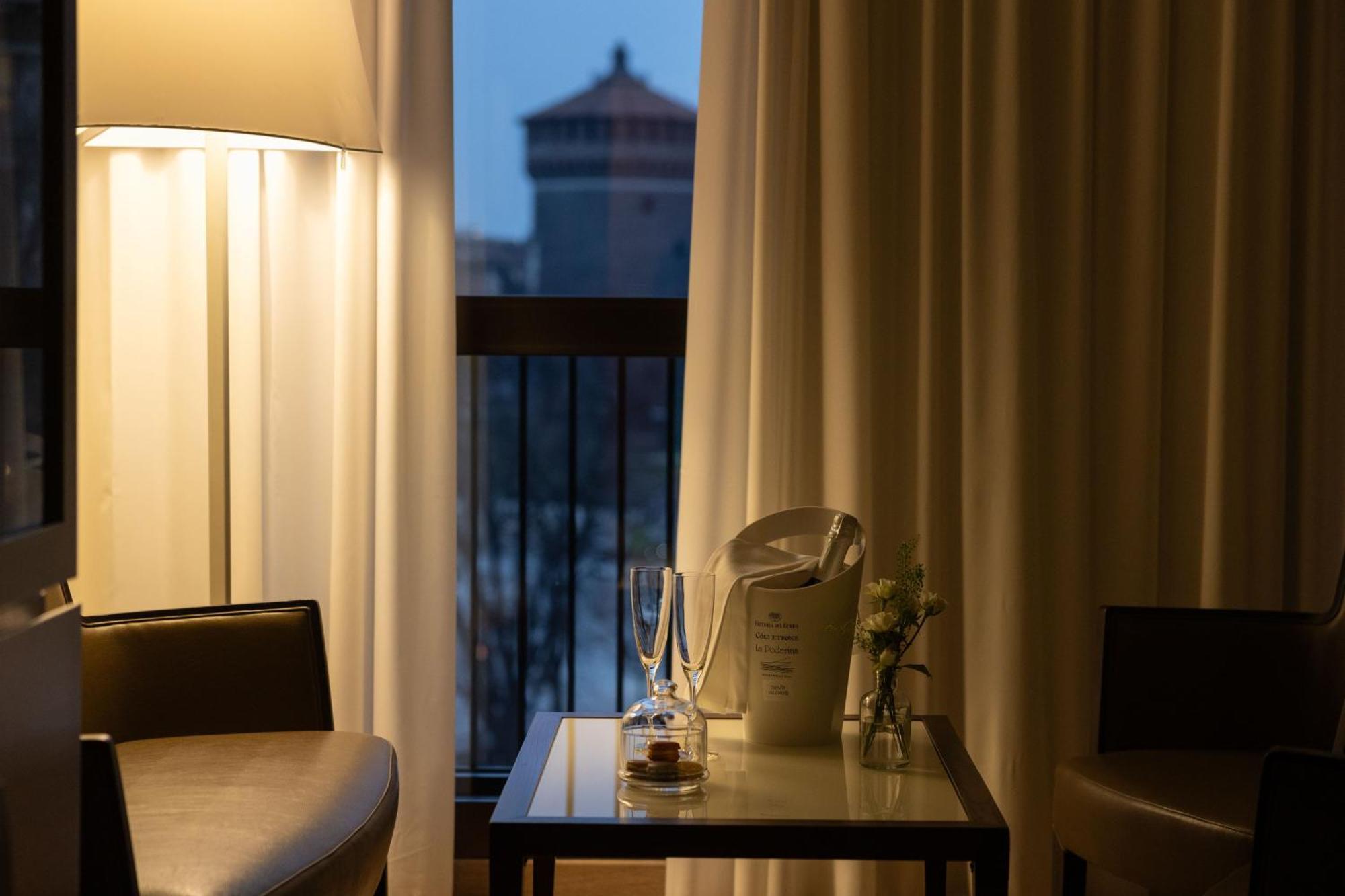 Una Hotels Cusani Milano Exterior photo