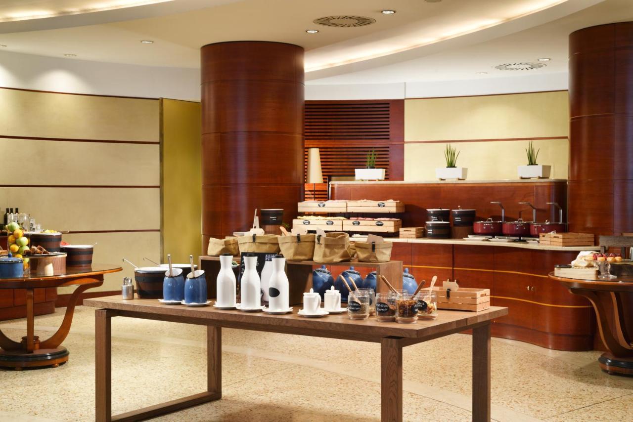Una Hotels Cusani Milano Exterior photo